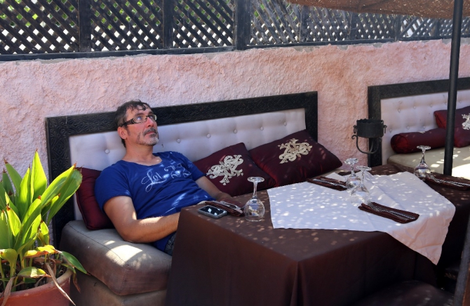 ЗаМарочка с штативом и дочкой..