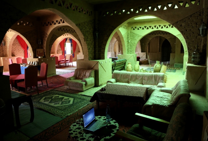 ЗаМарочка с штативом и дочкой..