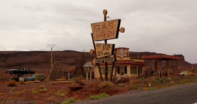 ЗаМарочка с штативом и дочкой..