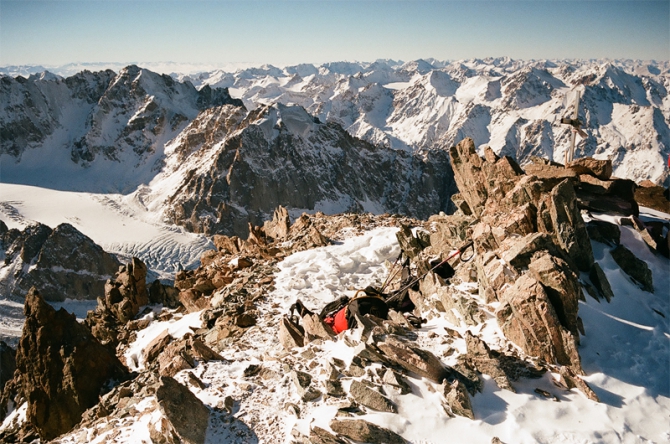 Один год из жизни СКА "Зеленоград" (Альпинизм, ска зеленоград, кавказ, фаны, арко, шамони, ляйляк, хан-тенгри, победа, крым, мак-кинли, индийские гималаи, камчатка, байкал, некрутые но классные)
