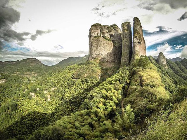 Джеб Корлисс — по линии летящего кинжала.. (BASE)