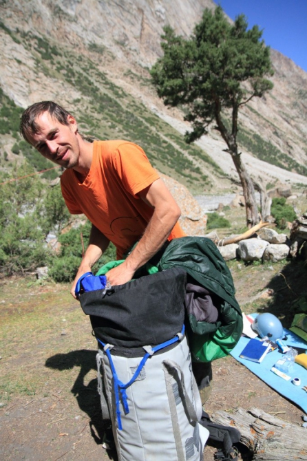 Каравшин.Лазать по скалам - это кайф, но иногда нужно и потерпеть. (Альпинизм, карашин, свободное лазание, бобров)