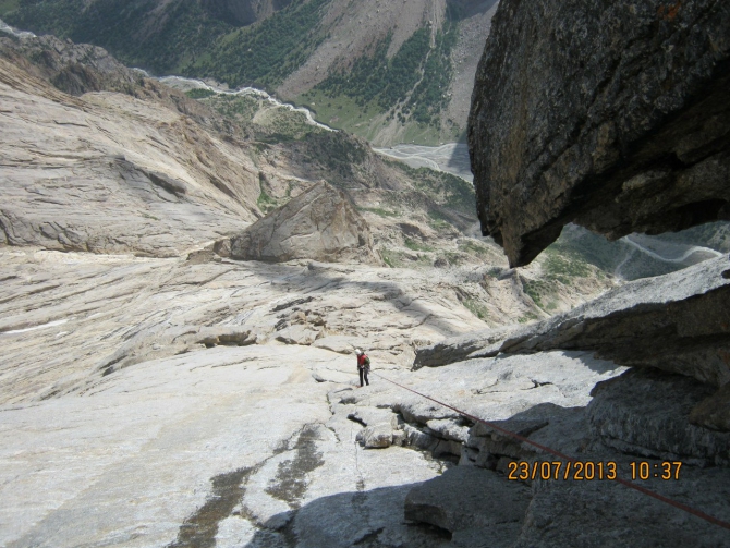 Каравшин.Лазать по скалам - это кайф, но иногда нужно и потерпеть. (Альпинизм, карашин, свободное лазание, бобров)