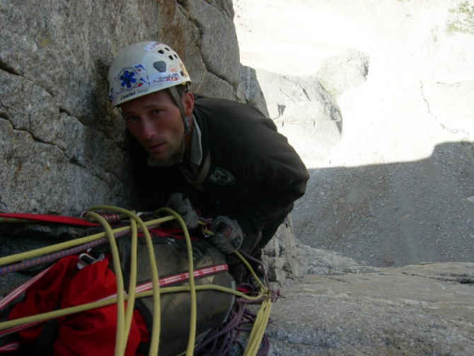Каравшин.Лазать по скалам - это кайф, но иногда нужно и потерпеть. (Альпинизм, карашин, свободное лазание, бобров)