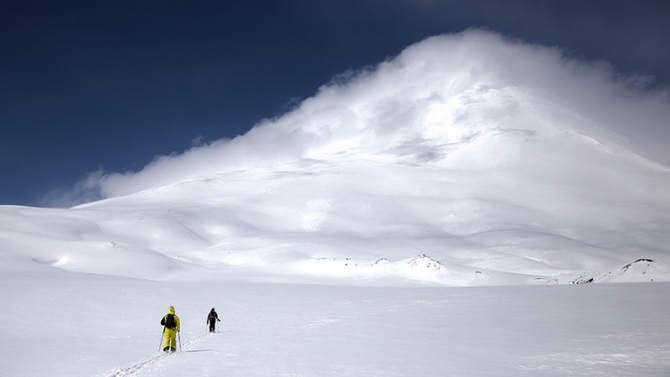 Бэккантри / фрирайд в Чили и Аргентине. Часть 2: Южные вулканы. (Бэккантри/Фрирайд, snow sense team, южная америка, ски-тур)