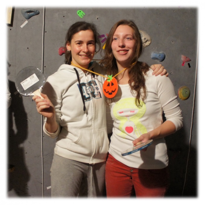 А вы как отмечаете праздники на скалодроме?! Королёвский Halloween при свете дисколамп! (Скалолазание, соревнования, скалолазание)