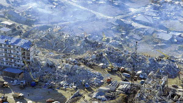 Глава МЧС России наградил ведомственными медалями ликвидаторов спитакского землетрясения (Альпинизм, фар, кавуненко, душарин, швырев)