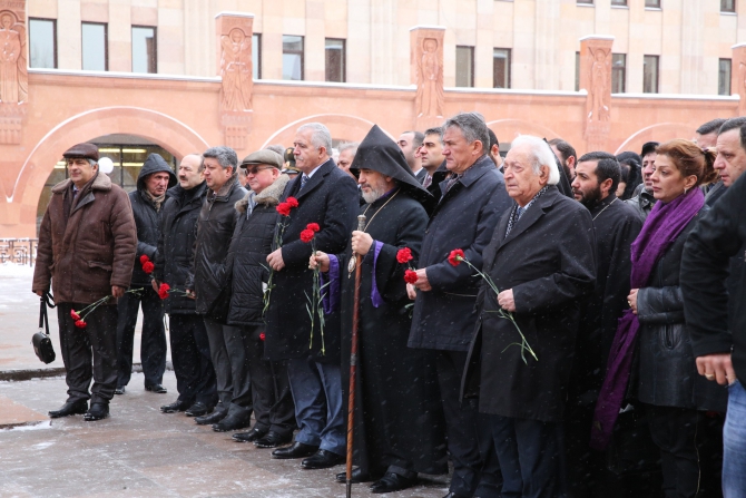 Глава МЧС России наградил ведомственными медалями ликвидаторов спитакского землетрясения (Альпинизм, фар, кавуненко, душарин, швырев)