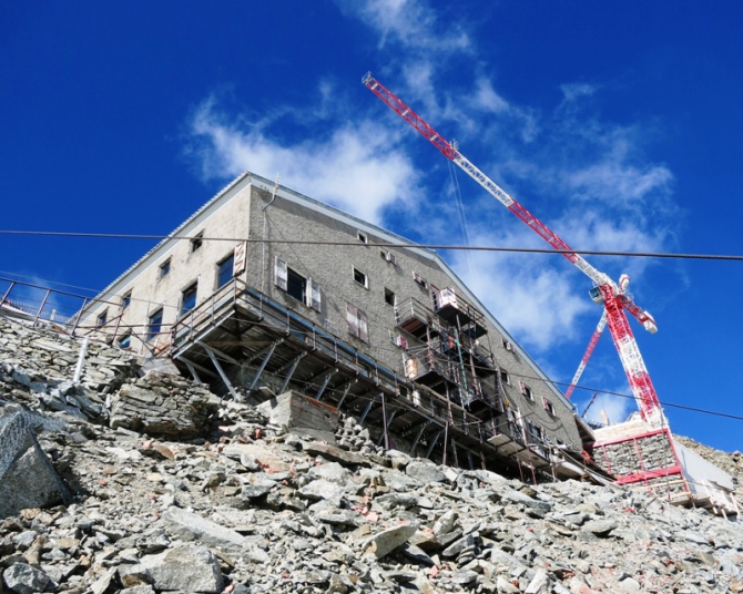 Rock Women on Top - Гранд Капуцин (Альпинизм, svetlana smaykina, маршрут бонатти, bonatti route, elixier d’astaroth, комбинация, positive climbing, olga gorodetskaya, natalya prilepskaya, светлана смайкина, ольга городецкая, valle d'aosta, наталья прилепская, grand capucin, валле д'аоста, alps, женский альпинизм, альпы)