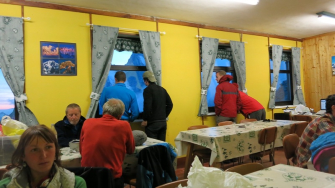 Rock Women on Top - Гранд Капуцин (Альпинизм, svetlana smaykina, маршрут бонатти, bonatti route, elixier d’astaroth, комбинация, positive climbing, olga gorodetskaya, natalya prilepskaya, светлана смайкина, ольга городецкая, valle d'aosta, наталья прилепская, grand capucin, валле д'аоста, alps, женский альпинизм, альпы)