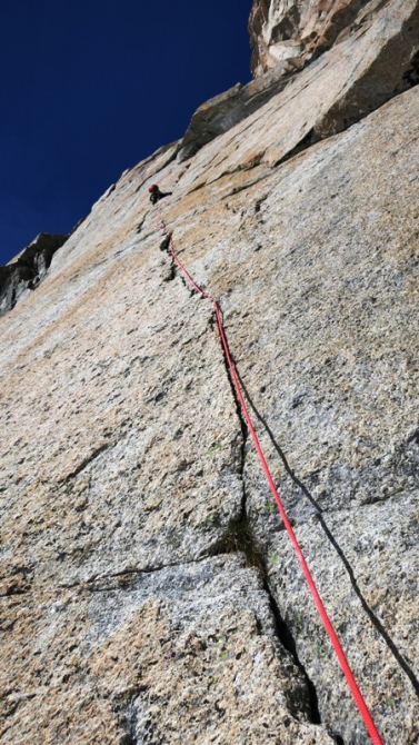 Rock Women on Top - Гранд Капуцин (Альпинизм, svetlana smaykina, маршрут бонатти, bonatti route, elixier d’astaroth, комбинация, positive climbing, olga gorodetskaya, natalya prilepskaya, светлана смайкина, ольга городецкая, valle d'aosta, наталья прилепская, grand capucin, валле д'аоста, alps, женский альпинизм, альпы)
