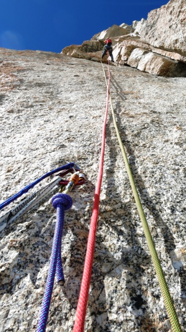 Rock Women on Top - Гранд Капуцин (Альпинизм, svetlana smaykina, маршрут бонатти, bonatti route, elixier d’astaroth, комбинация, positive climbing, olga gorodetskaya, natalya prilepskaya, светлана смайкина, ольга городецкая, valle d'aosta, наталья прилепская, grand capucin, валле д'аоста, alps, женский альпинизм, альпы)