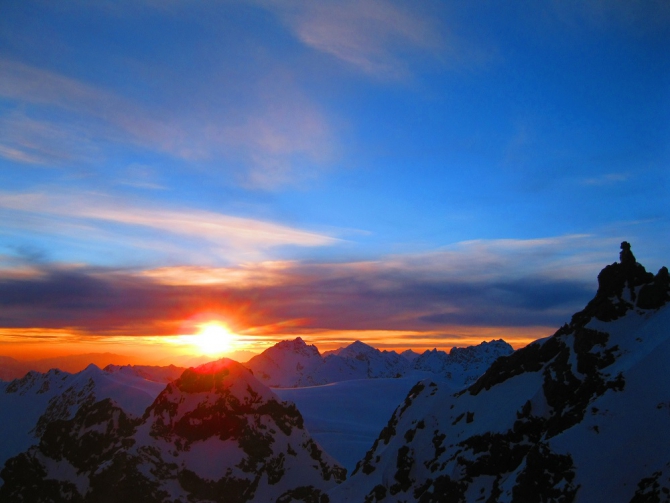 Для любителей зимних « пятёрок». (Альпинизм, альпинизм, шхельда, тбау, 5 пятёрка, зимнее восхождение, зима, горы, ледовый маршрут)