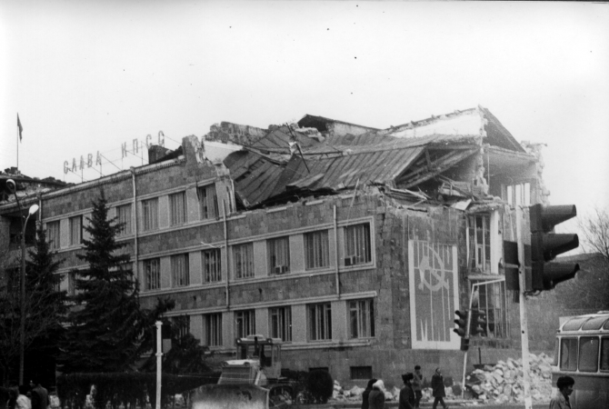 Армения, г. Ленинакан (теперь Гюмри) декабрь 1988 года (Альпинизм, спитак, землетрясение в армении)