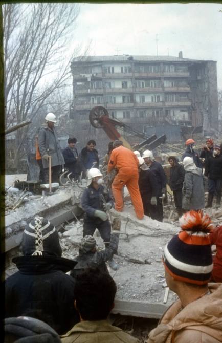 Армения, г. Ленинакан (теперь Гюмри) декабрь 1988 года (Альпинизм, спитак, землетрясение в армении)