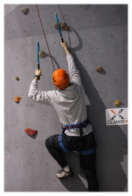 Теперь в Королёве можно лазить Drytooling! И как мы Новый год отмечали! (Скалолазание, скалолазание, соревнования, ледолазание)