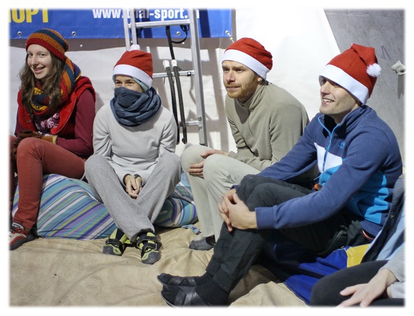 Теперь в Королёве можно лазить Drytooling! И как мы Новый год отмечали! (Скалолазание, скалолазание, соревнования, ледолазание)