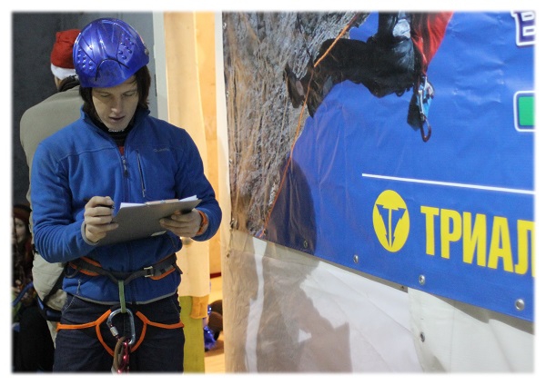 Теперь в Королёве можно лазить Drytooling! И как мы Новый год отмечали! (Скалолазание, скалолазание, соревнования, ледолазание)