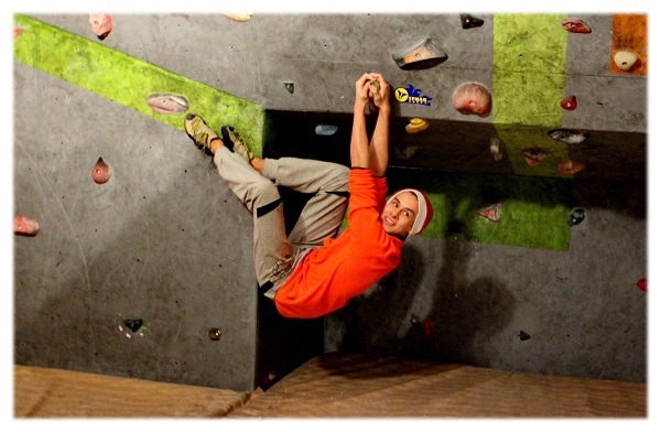 Теперь в Королёве можно лазить Drytooling! И как мы Новый год отмечали! (Скалолазание, скалолазание, соревнования, ледолазание)