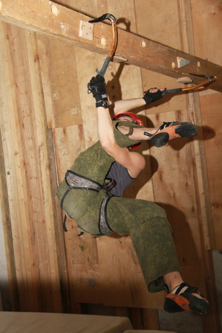 Весьма Осенний ДРАЙв. (Ледолазание/drytoolling, trialdrom, гильдия ледолазов хабаровска, хабаровская краевая федерация альпинизма, олег мицура, mammut, триалдром, двгупс, кирилл горохов, тигрис, владимир мулин, metolius, триал-спорт, climbing technology)