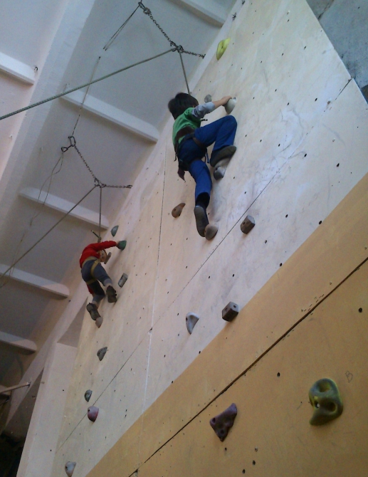 Соревнования по скалолазанию на иск. рельефе памяти ЗМС Рацека Владимира Иосифовича. (Скалолазание, 145 школа, соревнования памяти рацека в.и., 22 декабря 2013г., ташкент)