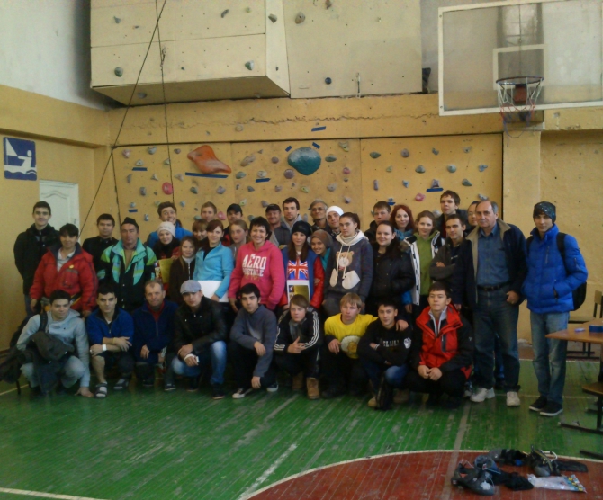 Соревнования по скалолазанию на иск. рельефе памяти ЗМС Рацека Владимира Иосифовича. (Скалолазание, 145 школа, соревнования памяти рацека в.и., 22 декабря 2013г., ташкент)