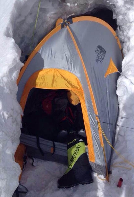 Нанга-Парбат. Моро и Гёттлер в Лагере 2 (Альпинизм, горы, экспедиции, пакистан, симоне моро, зимние восьмитысячники, поляки)