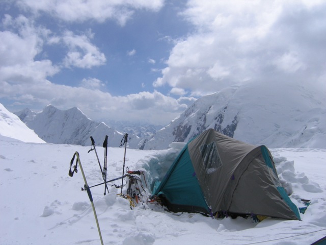 Высотные каникулы, или Лето на «пятерку» (Альпинизм, заалай, перевал, зулумарт, бергшрунд, долина, туристический, поход, маршрут, высота, акклиматизация, восхождение, горный, горная пятерка, памир, пик ленина, вершина, урицкого, дзержинского)