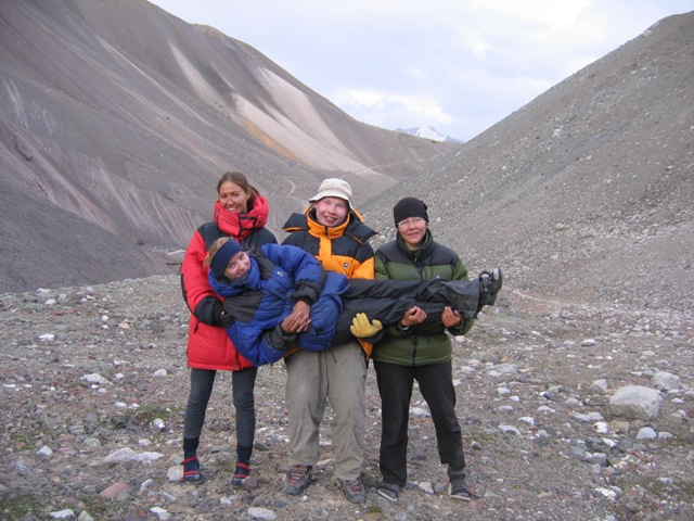 Высотные каникулы, или Лето на «пятерку» (Альпинизм, заалай, перевал, зулумарт, бергшрунд, долина, туристический, поход, маршрут, высота, акклиматизация, восхождение, горный, горная пятерка, памир, пик ленина, вершина, урицкого, дзержинского)