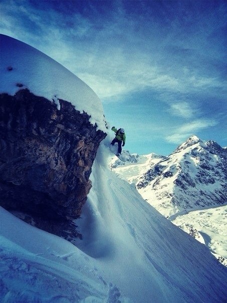 Зависнуть над пропастью (Бэккантри/Фрирайд, ilyin, gorillaenergy, halti, jonessnowboards, now, dragon, dragonalliance_russia, mrbest, ogiorus, snowboard, freeride, fwq, freerideworldtour, verbier freeride week)