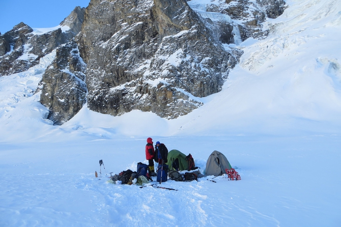 ПРИКЛЮЧЕНИЯ НА ЗИМНЕЙ УШБЕ (Альпинизм, ушба зима, столб ушбы)