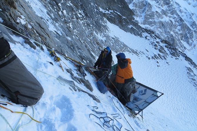 ПРИКЛЮЧЕНИЯ НА ЗИМНЕЙ УШБЕ (Альпинизм, ушба зима, столб ушбы)