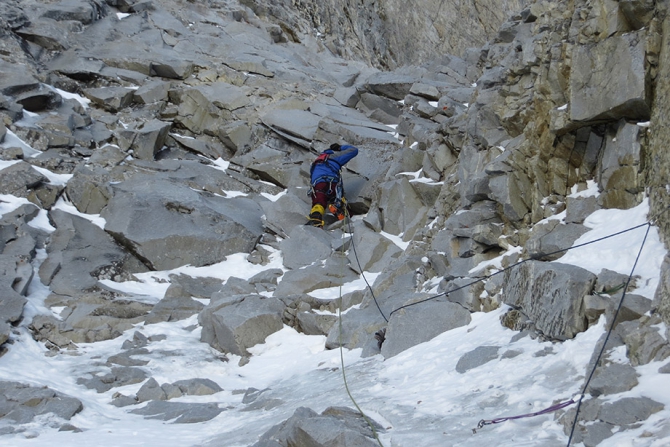 ПРИКЛЮЧЕНИЯ НА ЗИМНЕЙ УШБЕ (Альпинизм, ушба зима, столб ушбы)