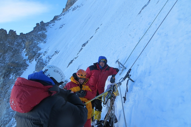 ПРИКЛЮЧЕНИЯ НА ЗИМНЕЙ УШБЕ (Альпинизм, ушба зима, столб ушбы)