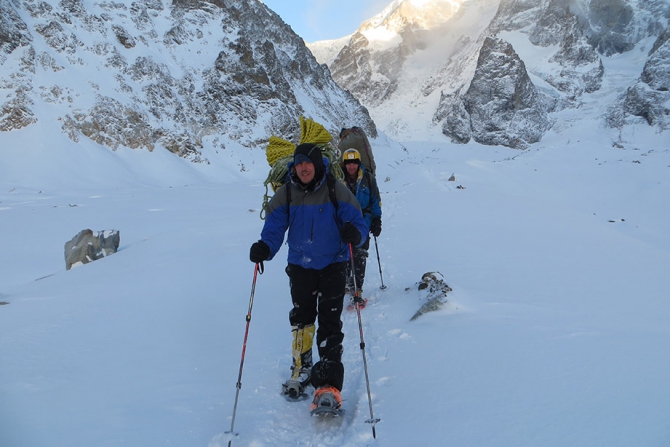 ПРИКЛЮЧЕНИЯ НА ЗИМНЕЙ УШБЕ (Альпинизм, ушба зима, столб ушбы)