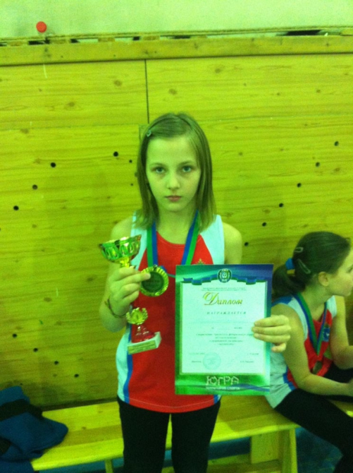 Ангелина Угренинова: скалолазание учит быстро принимать правильные решения (невские вертикали, янао, губкинский, санкт-петербург, мамаева людмила владимировна, полина горева)