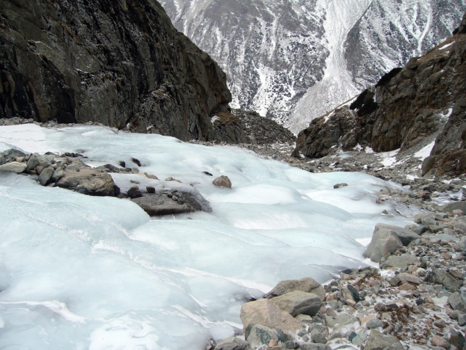 Январский первопроход на пик Грязнова в ущелье Топ-Карагай (заповедник Ала-Арча, Кыргызстан). (Альпинизм)