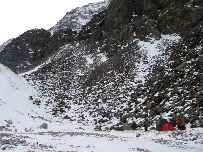 Январский первопроход на пик Грязнова в ущелье Топ-Карагай (заповедник Ала-Арча, Кыргызстан). (Альпинизм)