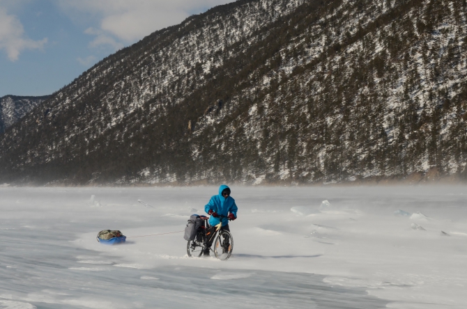 Рассказ о велосипедном походе по льду Байкала на скользкой резине. (Альпинизм, велопоход, лед, скользкая резина, евтюхин, кузьмин, лучший во вселенной зеленоградский альпклуб)