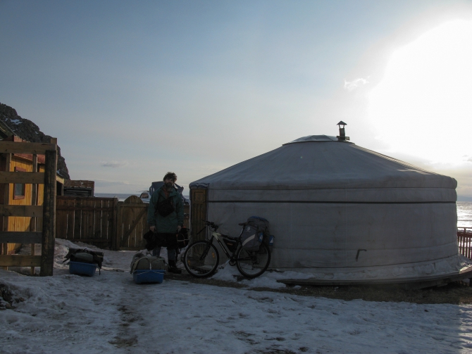 Рассказ о велосипедном походе по льду Байкала на скользкой резине. (Альпинизм, велопоход, лед, скользкая резина, евтюхин, кузьмин, лучший во вселенной зеленоградский альпклуб)