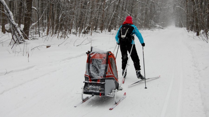 Вариант тренировки молодых родителей фанатично любящих беговые лыжи (thule, chariot, детская коляска)