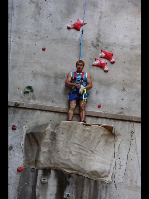 Арсений Шевченко: "скорость" понравилась на турнире памяти Павла Самойлина (Скалолазание, тюменская область, санкт-петербург, павел самойлин, уфа, первенство россии, чемпионат россии, екатеринбург, самойлина тамара ивановна, пиратинский александр ефимович, красноярск, сергеев сергей сергеевич, кубок россии)