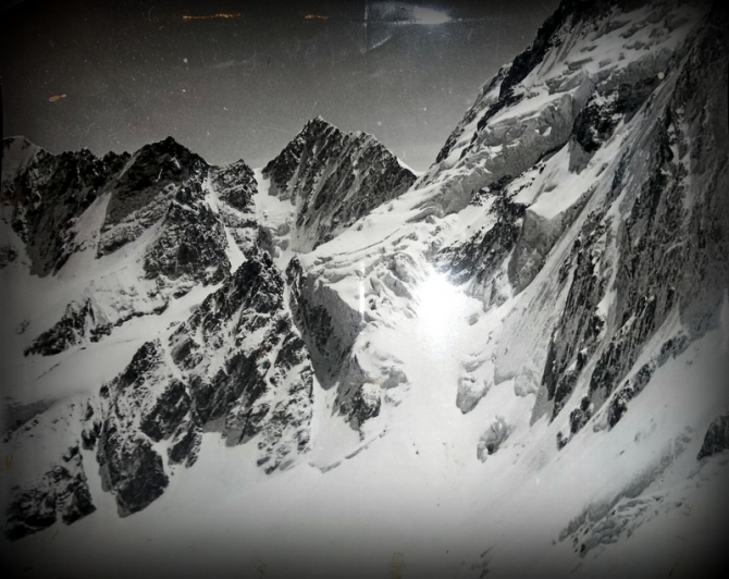 Впереди горы. Рассказ о горном походе II к.с. по Заилийскому Алатау . Перевал Памяти Друзей. (Горный туризм, заилийский алатау . перевал памяти друзей.)