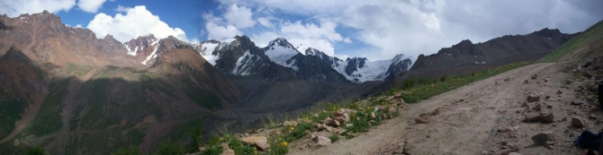Впереди горы. Рассказ о горном походе II к.с. по Заилийскому Алатау . Перевал Памяти Друзей. (Горный туризм, заилийский алатау . перевал памяти друзей.)