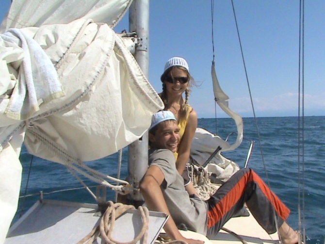 Впереди горы. Рассказ о горном походе II к.с. по Заилийскому Алатау . Перевал Памяти Друзей. (Горный туризм, заилийский алатау . перевал памяти друзей.)