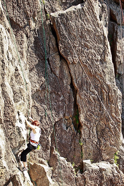 Нина Новикова: скалолазание развивает человеческие качества спортсменов (спбгу, гуамка, михаил хергиани, ленинград, санкт-петербург, красные зори, чемпионат ссср, олимпиада, скалолазные фестивали)