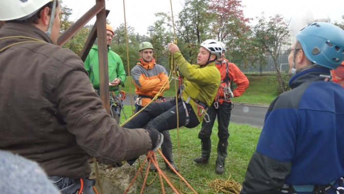 Набор на этот курс закончен. Спасательные работы в малой группе - расширенный курс + экзамен. 4 - 12 апреля 2014 года (Альпинизм, горная школа, веденин, васильев, пср в малой группе, mountschool.ru)