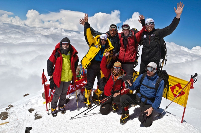 Интервью на вершине Эльбруса (Скайраннинг, red fox elbrus race, скайраннинг. эльбрус)