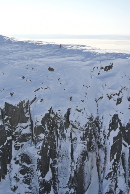 Хибины 2014. Приключения продолжаются! (Альпинизм, курбанов игорь, школа микста, солнечное ущелье, скальное ущелье, городская щель, бастион вудьявра, новые маршруты, пробивка, сергей, la sportiva, 23 км, юкспор, нефедов, grivel, sivera, школа альпинизма, кировск, драйтулинг, микст, ледолазание)