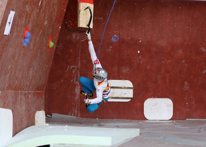 Кубок мира в Уфе. Продолжение темы - интервью (Ледолазание/drytoolling, парк хейонг, надежда галлямова, максим томилов, ice wc, мария толоконина, уфа, россия, uiaa, лед, ледолазание)